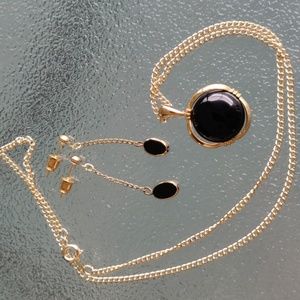 Onyx pendant and earrings #310